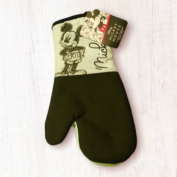 Disney Light Green Mickey Mouse Oven Mitts-(2)-NWT - Picture 1 of 1